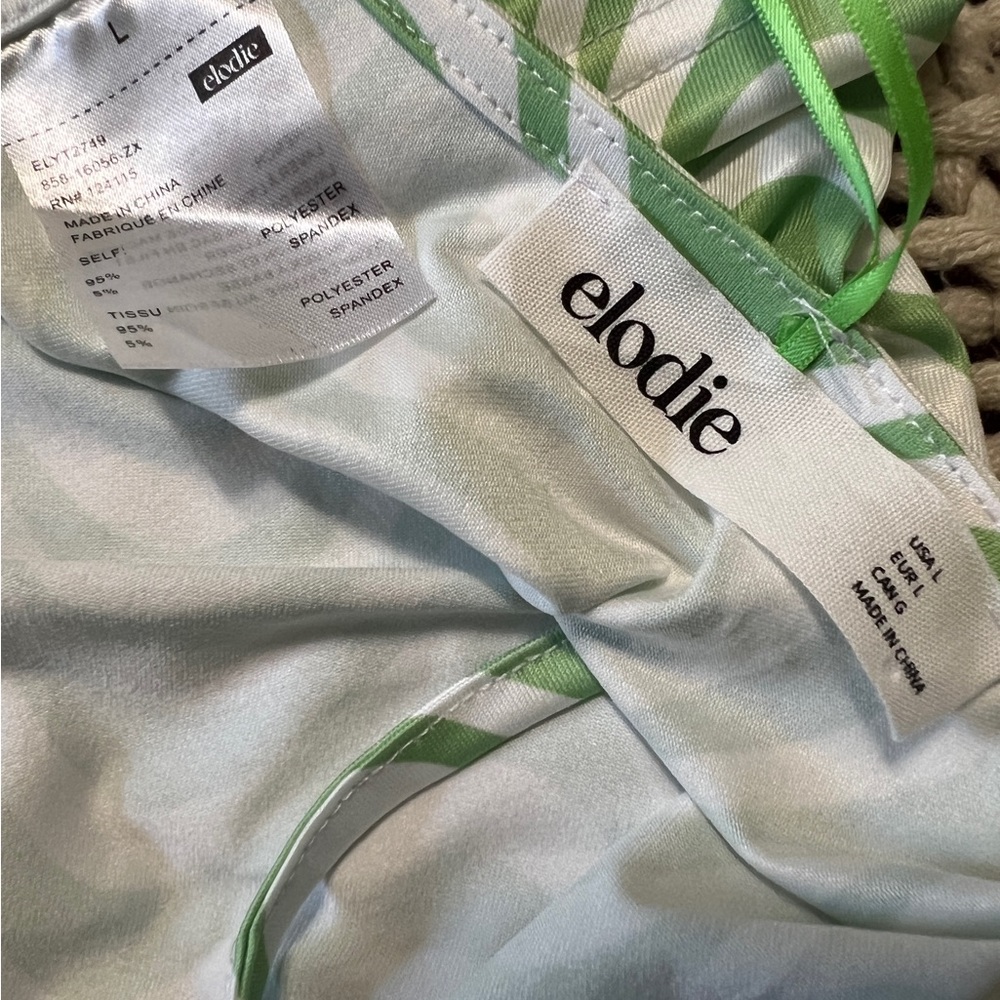 Elodie Wave Crop Top L NEW - Picture 2 of 3